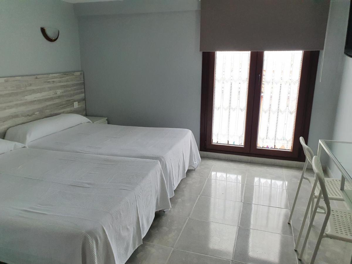 Hotel La Quinta Cue Bagian luar foto