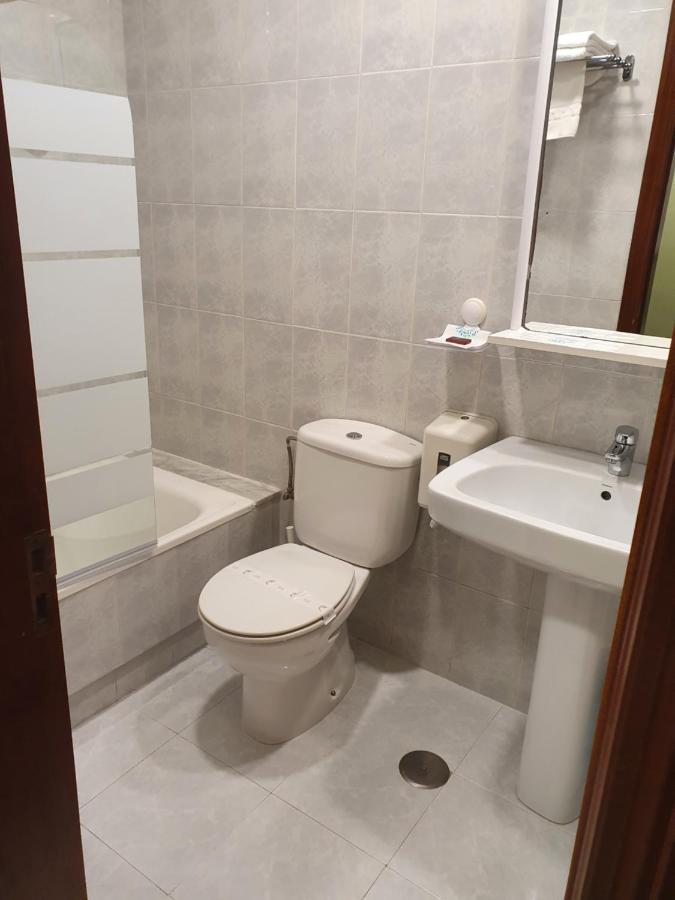 Hotel La Quinta Cue Bagian luar foto