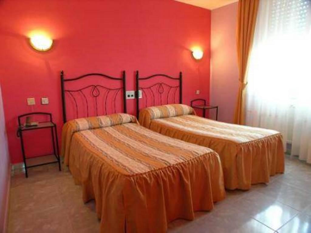 Hotel La Quinta Cue Bagian luar foto