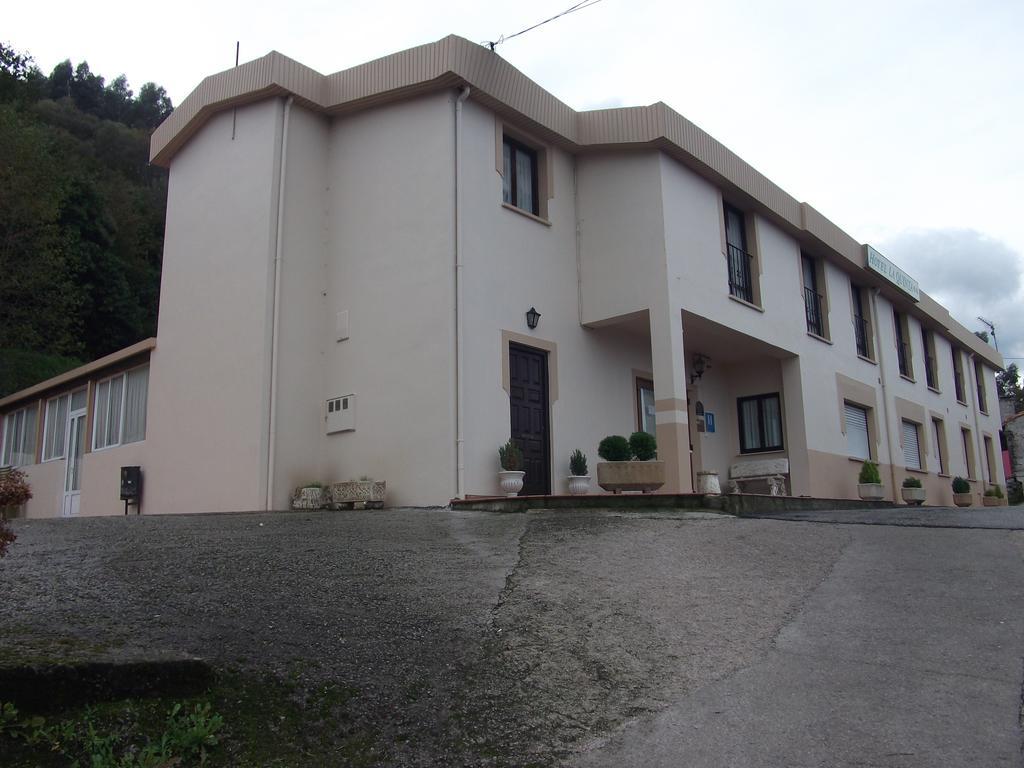 Hotel La Quinta Cue Bagian luar foto