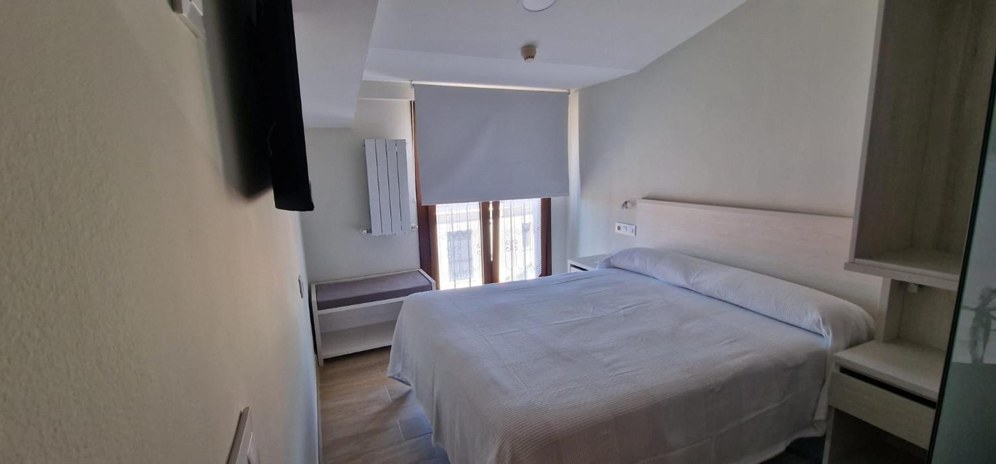 Hotel La Quinta Cue Bagian luar foto